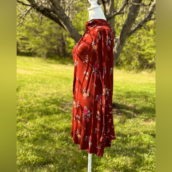 Free People Bohemian Open Back Floral Print Angel Sleeve Blouse Top Size Small - Picture 4 of 8